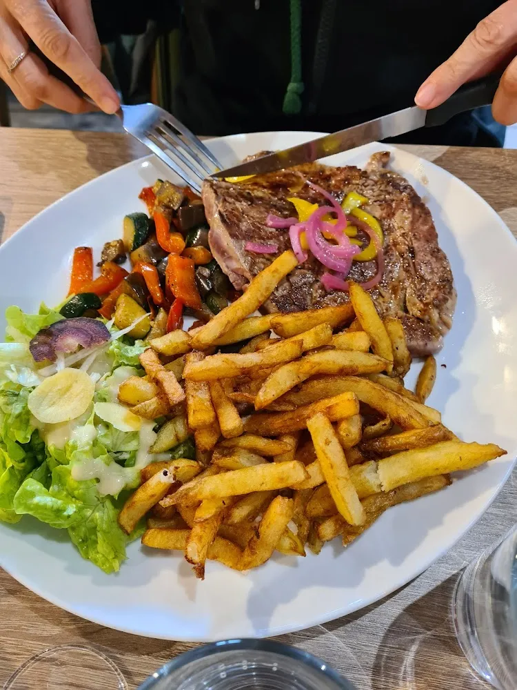 Filet de Bœuf Frites Salades